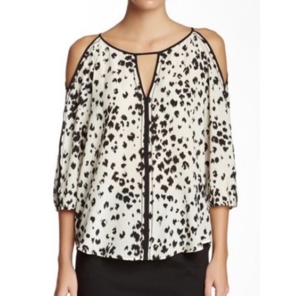 Trina Turk Silk Cold Shoulder Blouse Animal Print Size Small - Picture 3 of 16